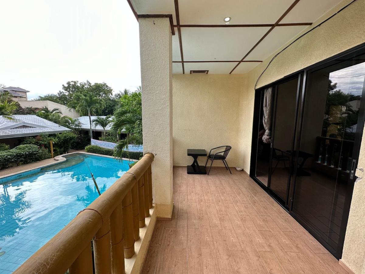Alona Park Residence - 3 Bedroom Apartment- Alex And Jesa Unit Panglao Esterno foto