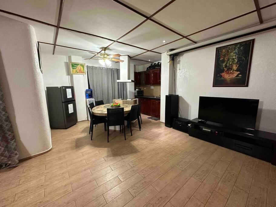 Alona Park Residence - 3 Bedroom Apartment- Alex And Jesa Unit Panglao Esterno foto